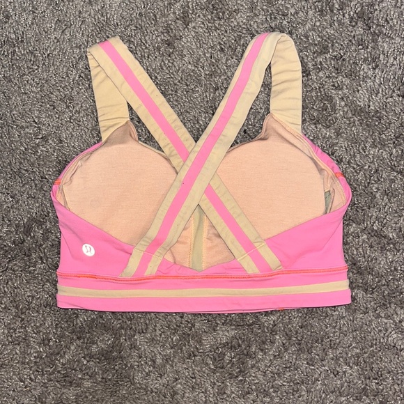 Lululemon Sports Bra w Front Pockets - Picture 2 of 5
